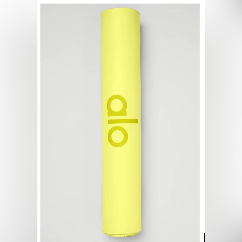 Alo Yoga Warrior Yoga Mat Neon Yellow NEW!